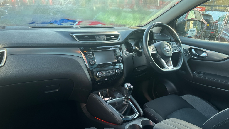 Nissan Qashqai 1.5 dCi N-Connecta 5dr Diesel Hatchback